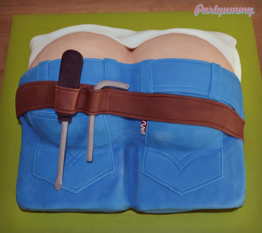 Gâteau en forme de fesses de plombier