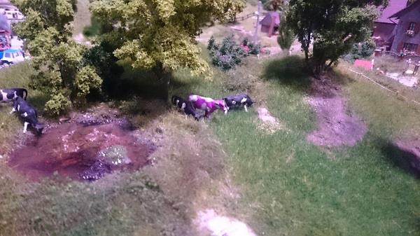 Miniworld à Lyon - Découverte, visite et avis - Petit détail - La vache Milka