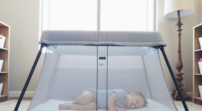 Comment (bien) choisir un lit parapluie (conseils et astuces)