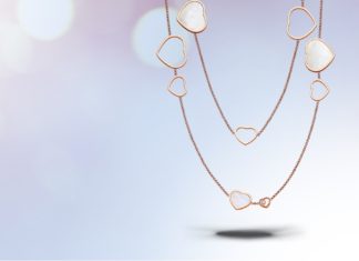 5 idées de bijoux à offrir à une maman