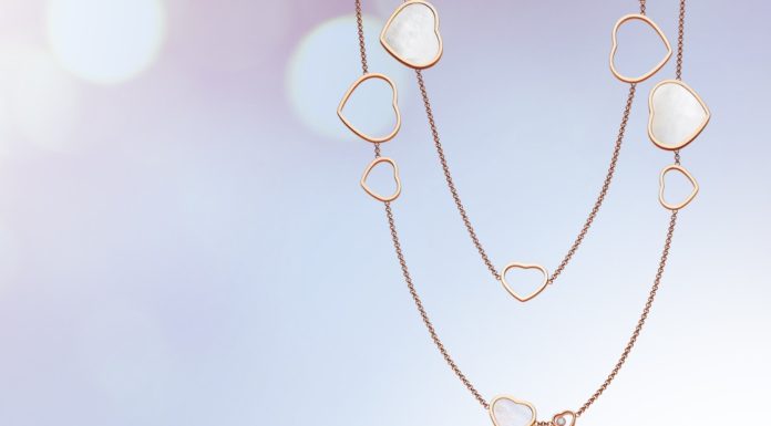 5 idées de bijoux à offrir à une maman