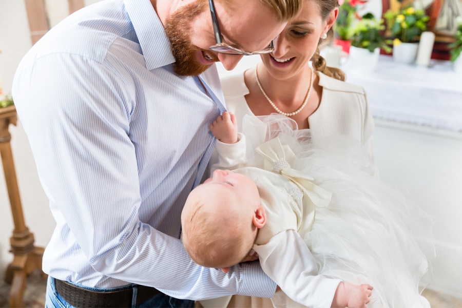 Comment choisir une tenue de baptême pour bébé ou enfant