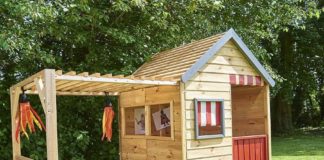 Faire une cabane d'enfants à partir d'un abri de jardin