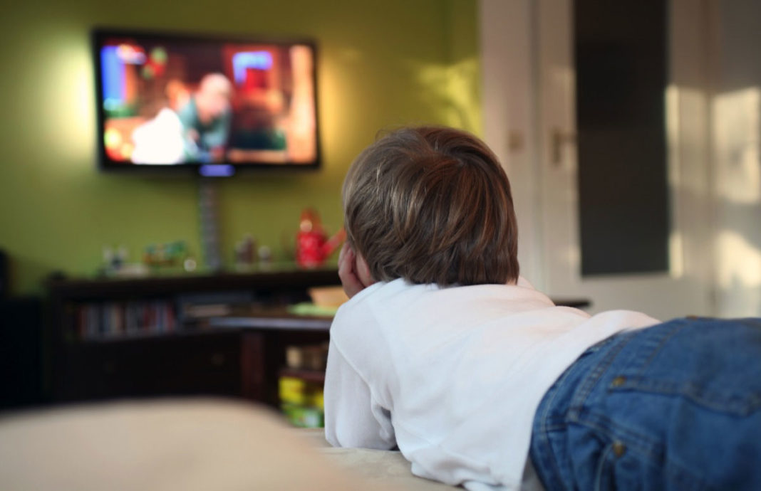 Quels temps devant les écrans pour les enfants durant l’année scolaire