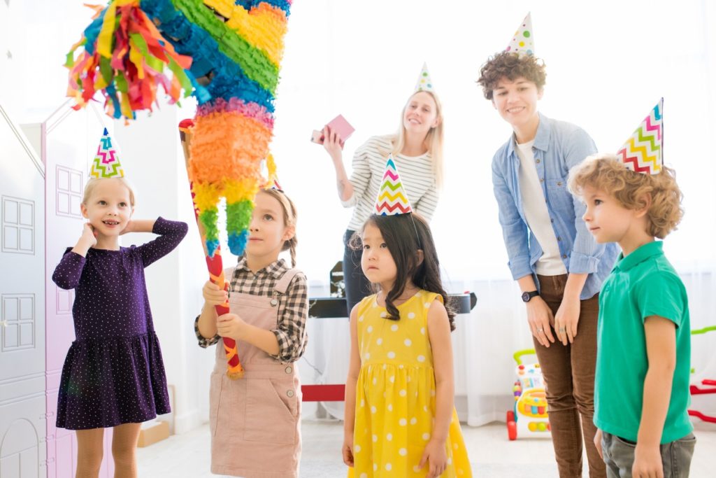 3 exemples d'activités pour un anniversaire d'enfant - La pinata