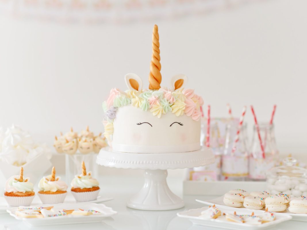 Decoration reussie anniversaire licorne