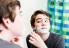 Comment conseiller son adolescent pour savoir comment bien se raser