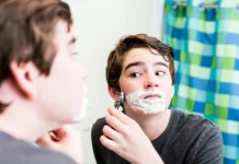 Comment conseiller son adolescent pour savoir comment bien se raser