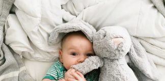 Quels types de vêtements acheter pour ton bébé