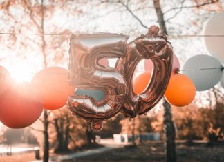 Conseils pour préparer une soirée de 50 ans pour ton mari