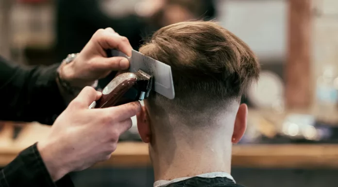 Se faire couper les cheveux a la maison pendant sieste jumeaux
