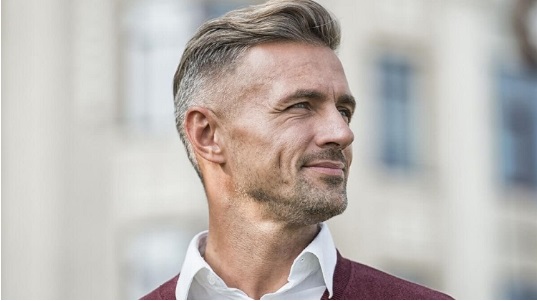 conseils pour coupe de cheveux homme de 50 ans